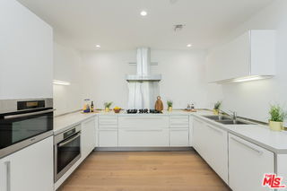 Foto del edificio - 825 Kings Rd