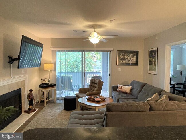 Foto del edificio - 20332 Beechwood Terrace