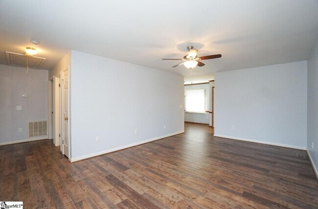 Building Photo - 10 Camino Ln