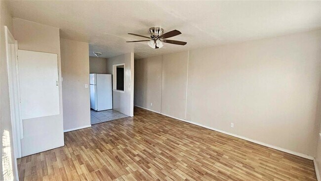 Foto del edificio - 1133 N Purdue Ave