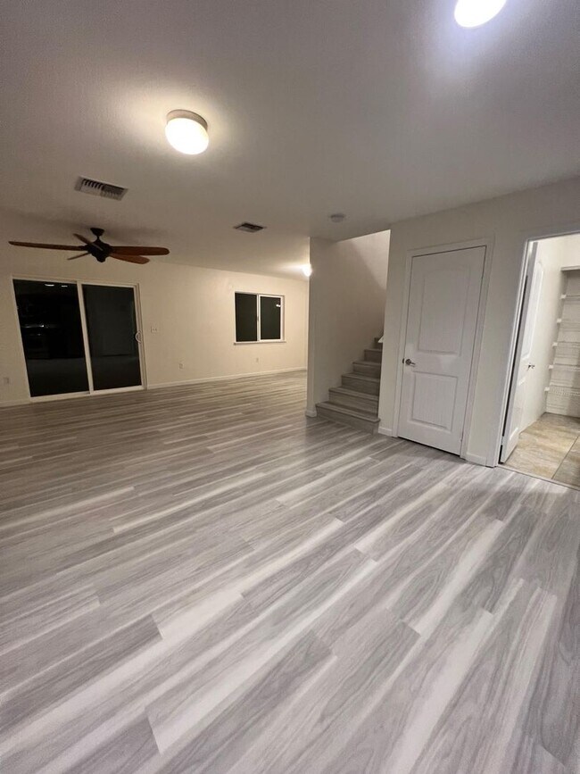 Foto del edificio - MAKALAE- 3/2.5 House GREAT LOCATION NEWLY ...