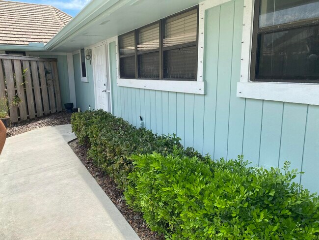 Foto del edificio - 1127 E Seminole Ave