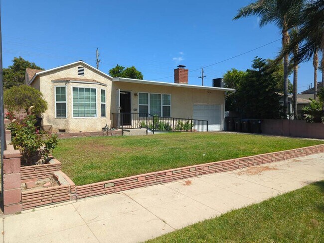 Foto del edificio - Spacious 2-Bed, 1-Bath Home in the Heart of Burbank!