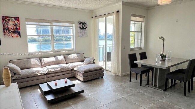 Foto del edificio - 3255 NE 184th St