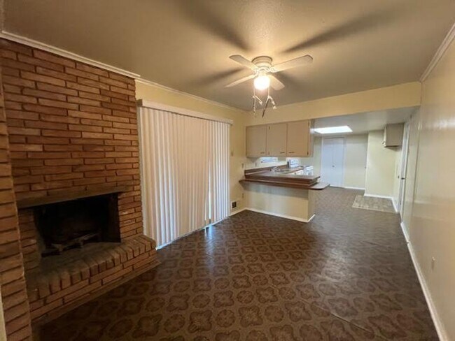 Building Photo - 1330 La Porte Dr