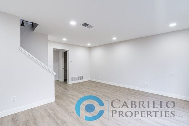 Building Photo - 4776 Bancroft St