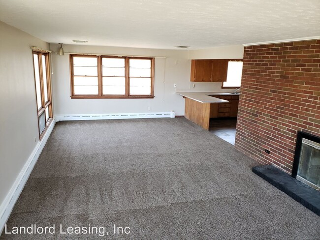 Building Photo - 3 br, 1.5 bath House - 3961 Oak Point Road
