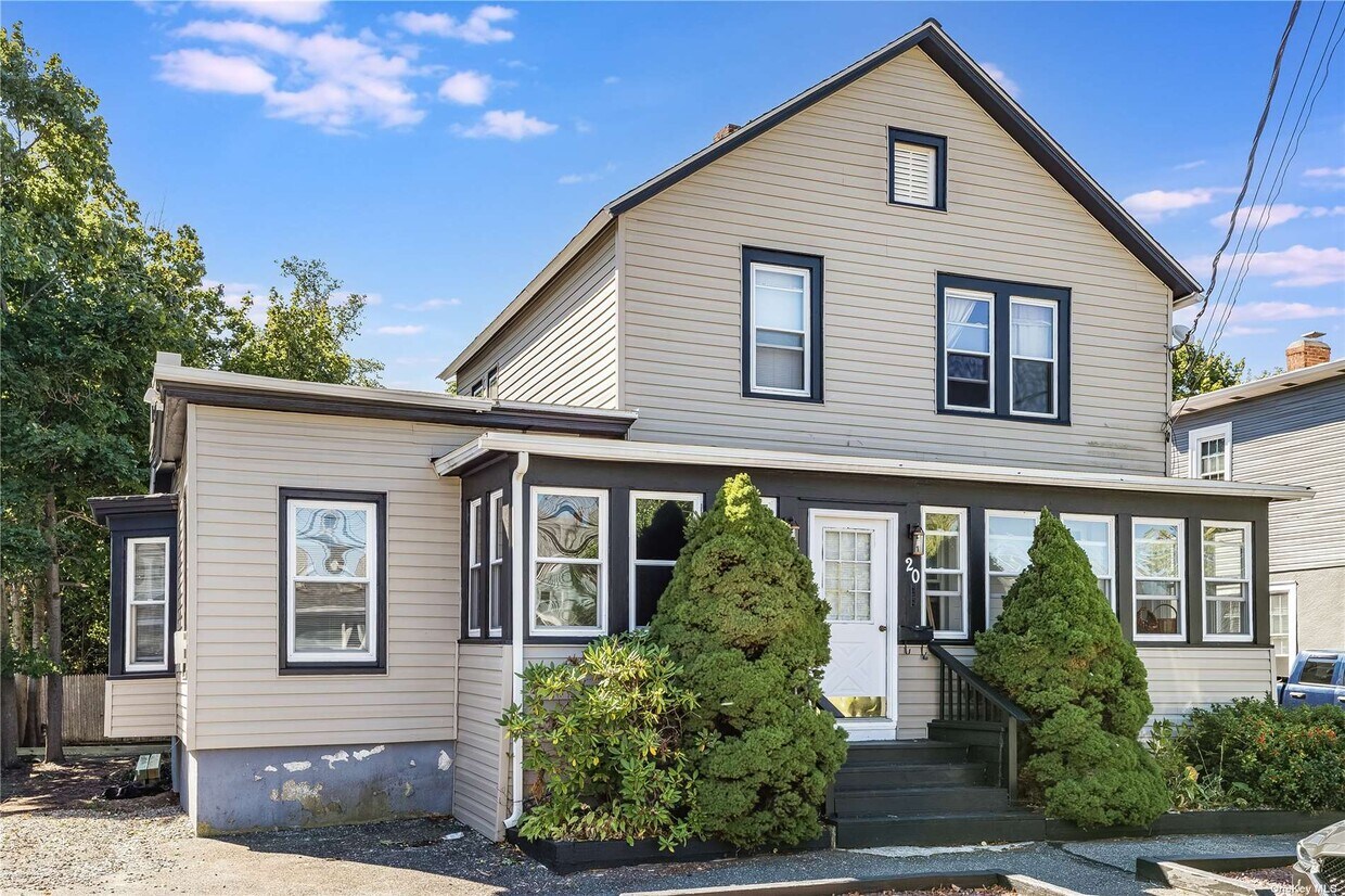 20 Cormack Ct Unit 1, Babylon, NY 11702 Room for Rent in Babylon, NY