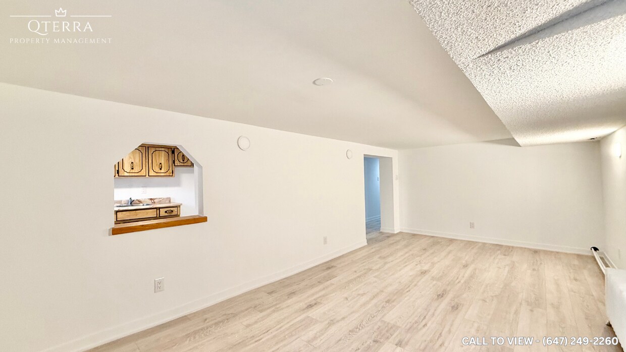 Photo principale - 2-750 Vaughan Rd