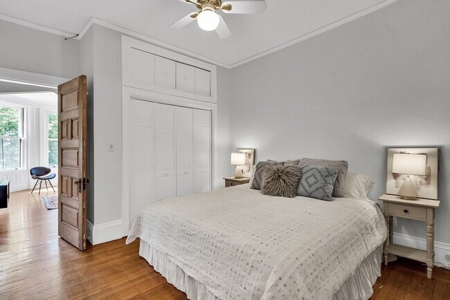 Foto del edificio - 242 Beacon St