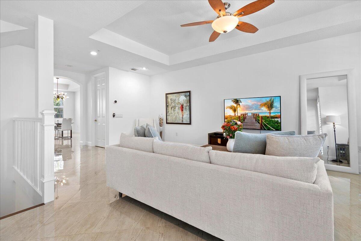 Foto principal - 11780 Valencia Gardens Ave