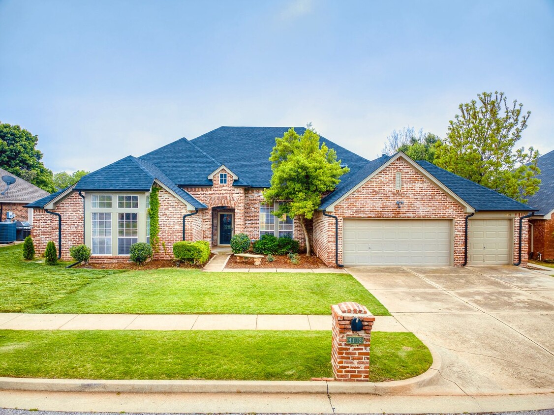 Foto principal - Extensively Remodeled Home in Remington Ad...