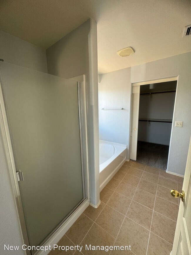 Foto del edificio - 5 br, 3 bath House - 7995 W. Sunfire Dr