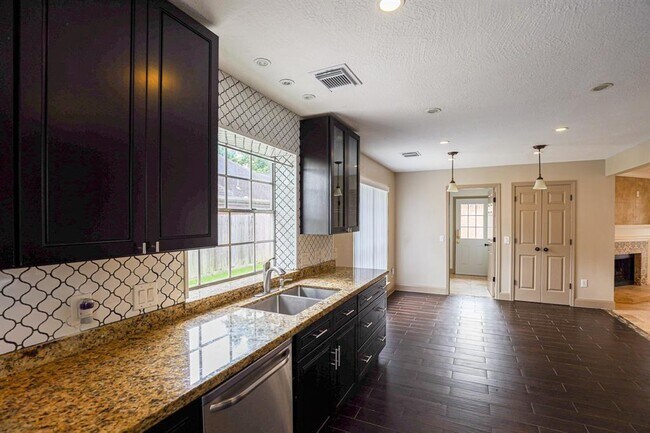 Foto del edificio - 8819 Crazy Horse Trail