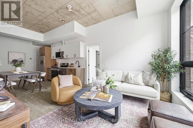 Photo du bâtiment - 56 Bayswater Ave