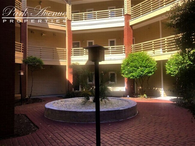 Foto del edificio - 525 Wild Wing Blvd