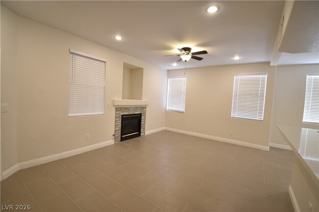 Foto del edificio - 7713 Himalayas Ave