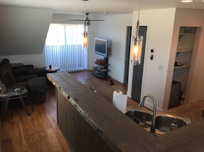 Foto del edificio - 3168 Foxtail St