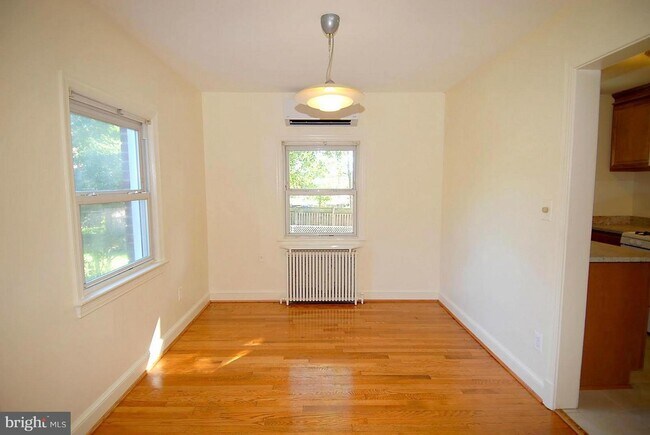 Foto del edificio - 1067 N Nelson St