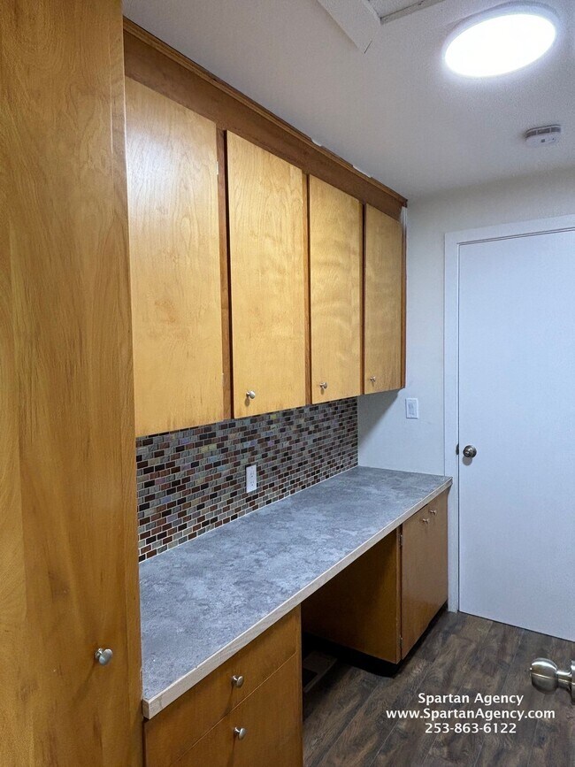 Building Photo - 2405 S Meridian
