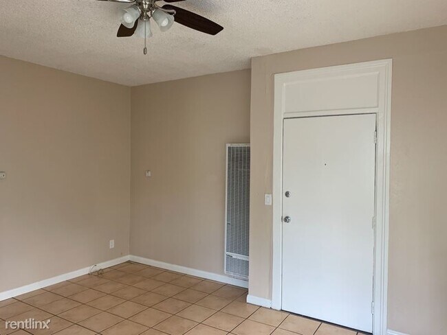 Foto del edificio - 869 Lincoln Ave