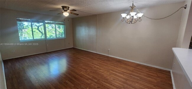 Foto del edificio - 14850 Naranja Lakes Blvd