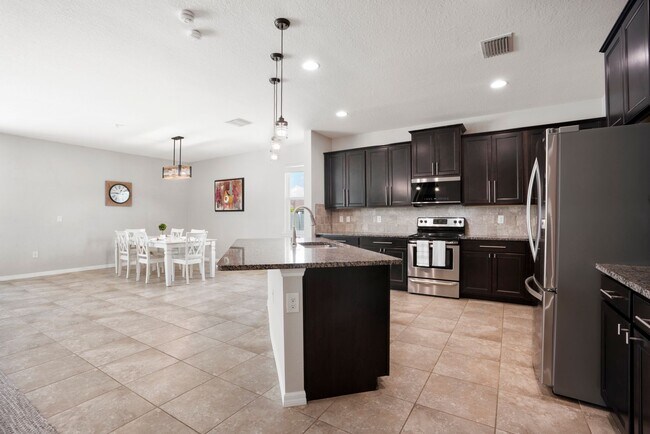 Foto del edificio - Your Dream Home Awaits!!!