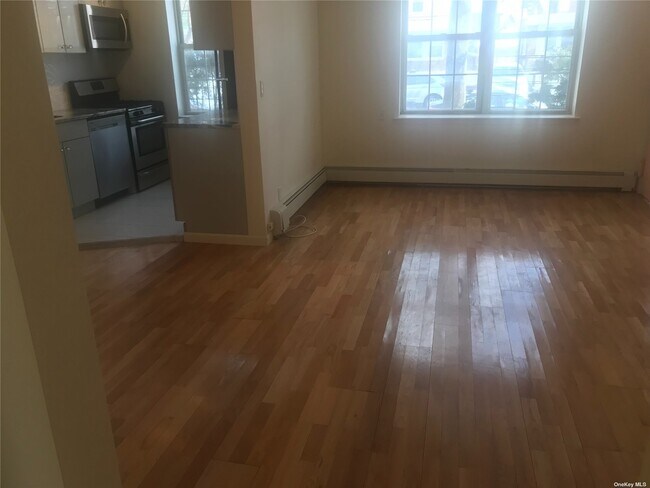 Foto del edificio - 208-11-208-41 41st Ave