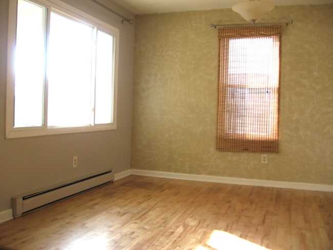 Building Photo - 5664 Greens Dr