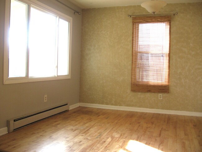 Foto del edificio - 5664 Greens Dr