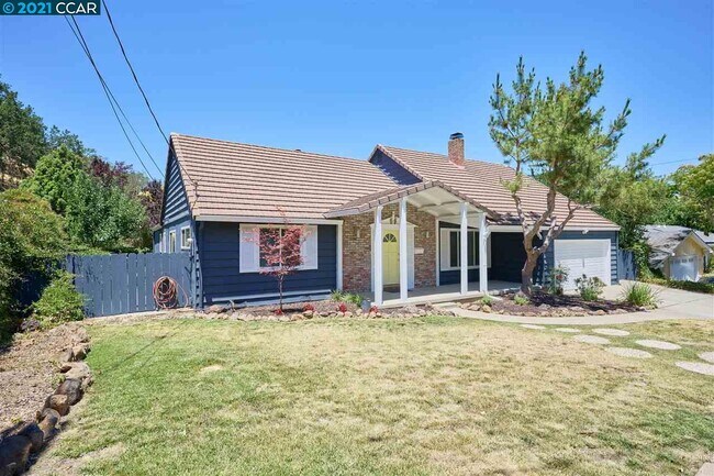 Building Photo - 312 Lindsey Dr