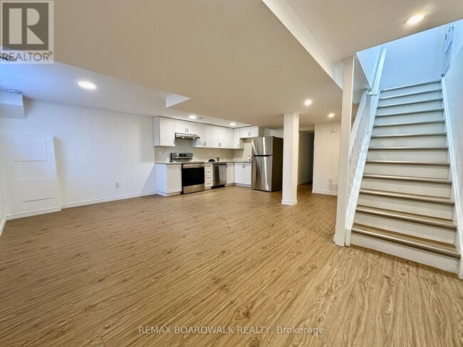 Building Photo - 300 Dalehurst Dr