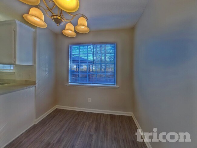 Foto del edificio - 500 Rockhaven Dr