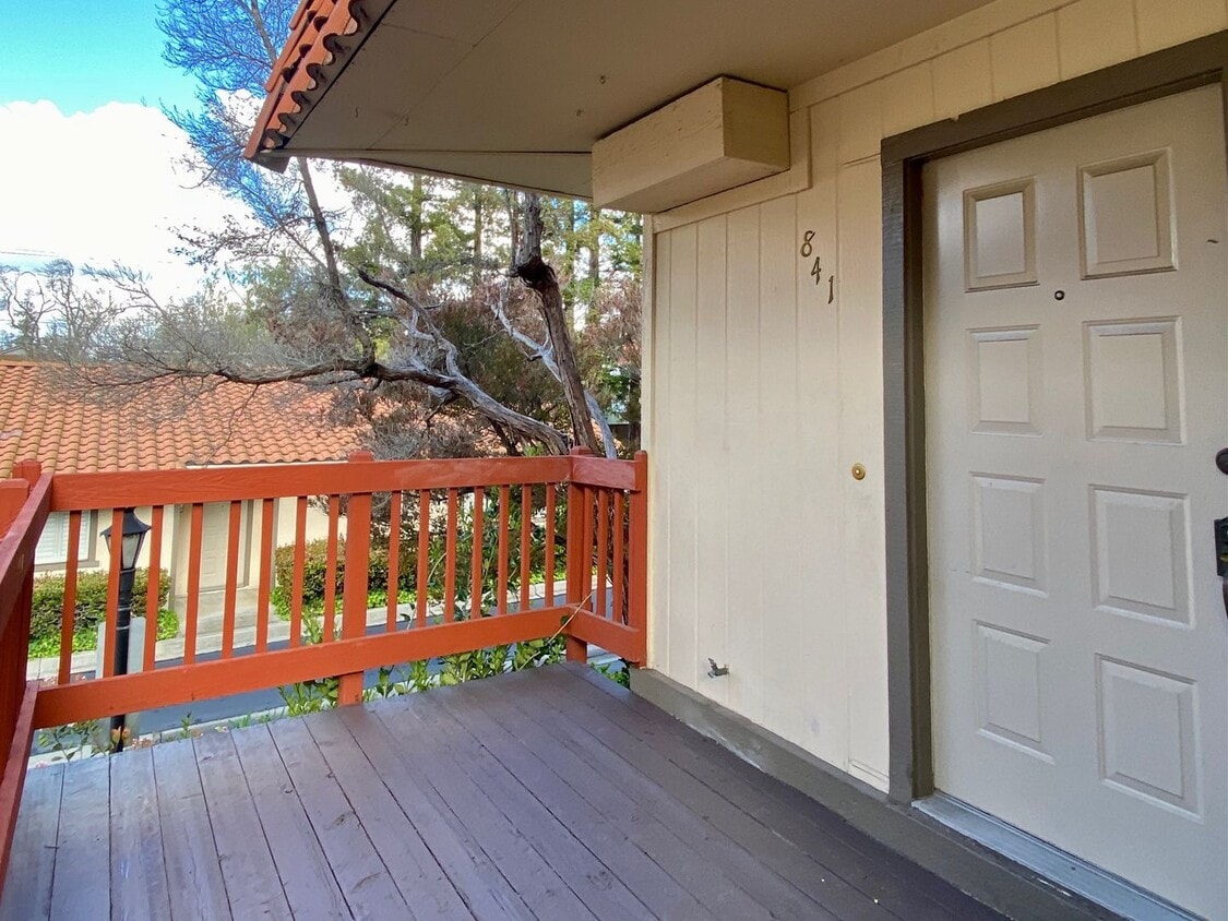 Foto principal - Well Appointed and Perfectly Located 2 Bedroom, 2.5 Bath Townhouse in Santa Clara!