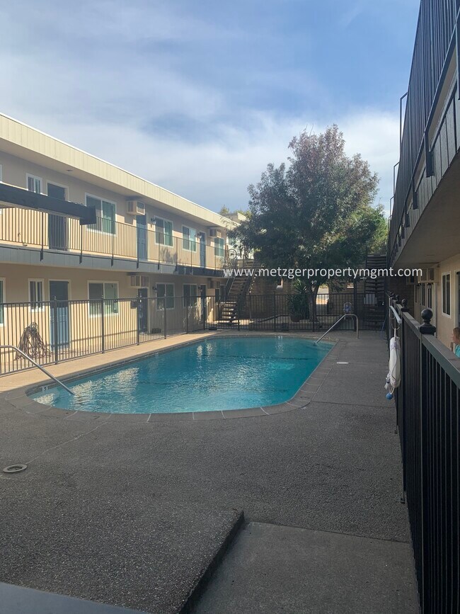 Foto del edificio - 306 S Church St