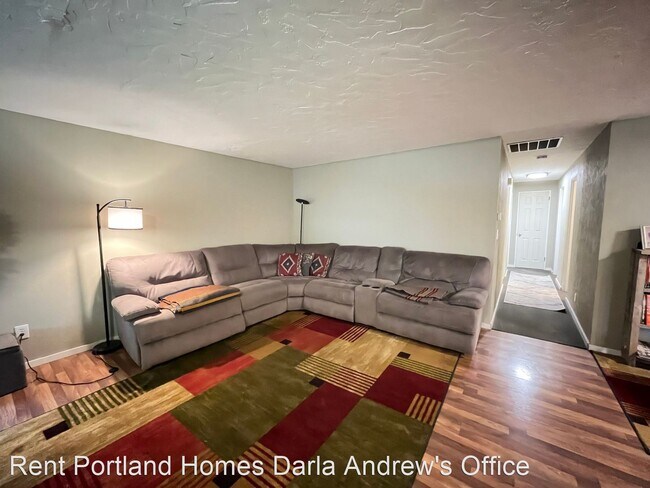Building Photo - 3 br, 2 bath House - 15414 SE Taggart St