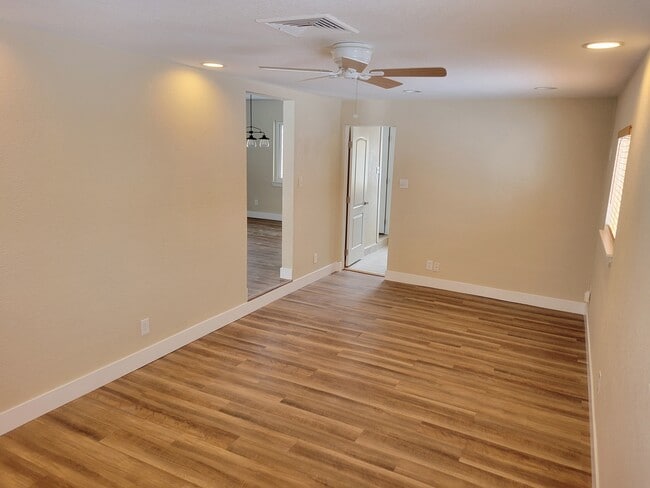 Bonus room or office space - 1170 Racine Street