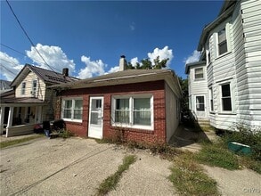 Building Photo - 402 2nd St