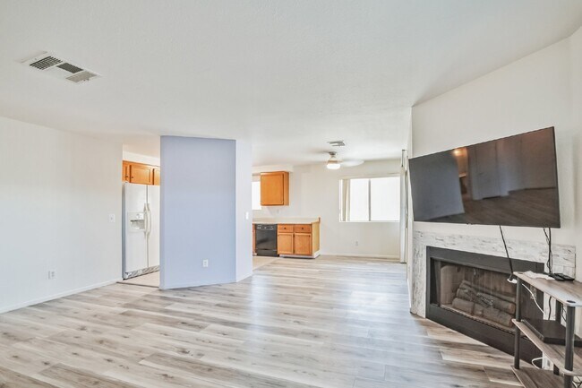 Building Photo - Charming 2-Bedroom Condo with Modern Ameni...