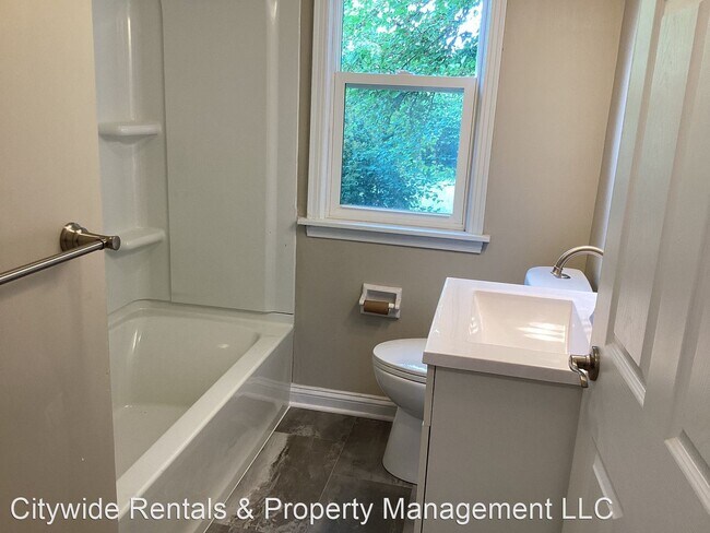 Foto del edificio - 3 br, 1 bath House - 6030 N. 115th St.