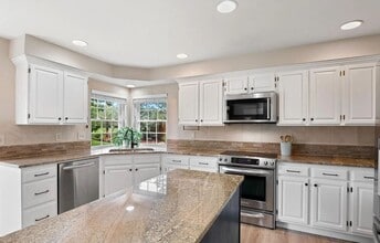 Building Photo - 318 Clare Dr