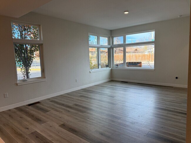 Foto del edificio - Fresh-Modern-Convenient 2/3/2 Twnhome