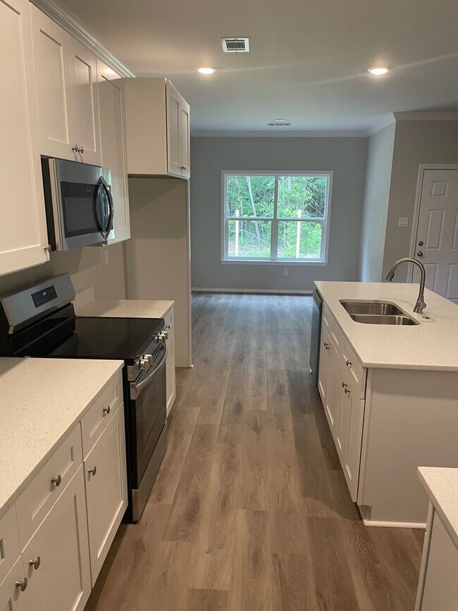 Foto del edificio - 409 Genesis Dr