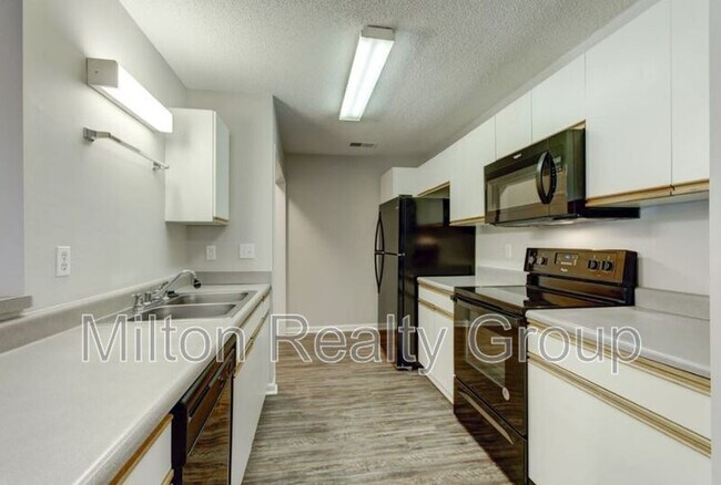 Foto del edificio - 74 Fantasy Ln