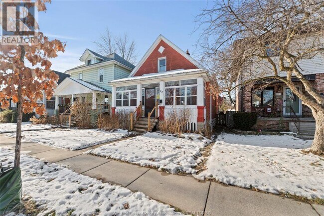 Building Photo - 977 Gladstone Ave