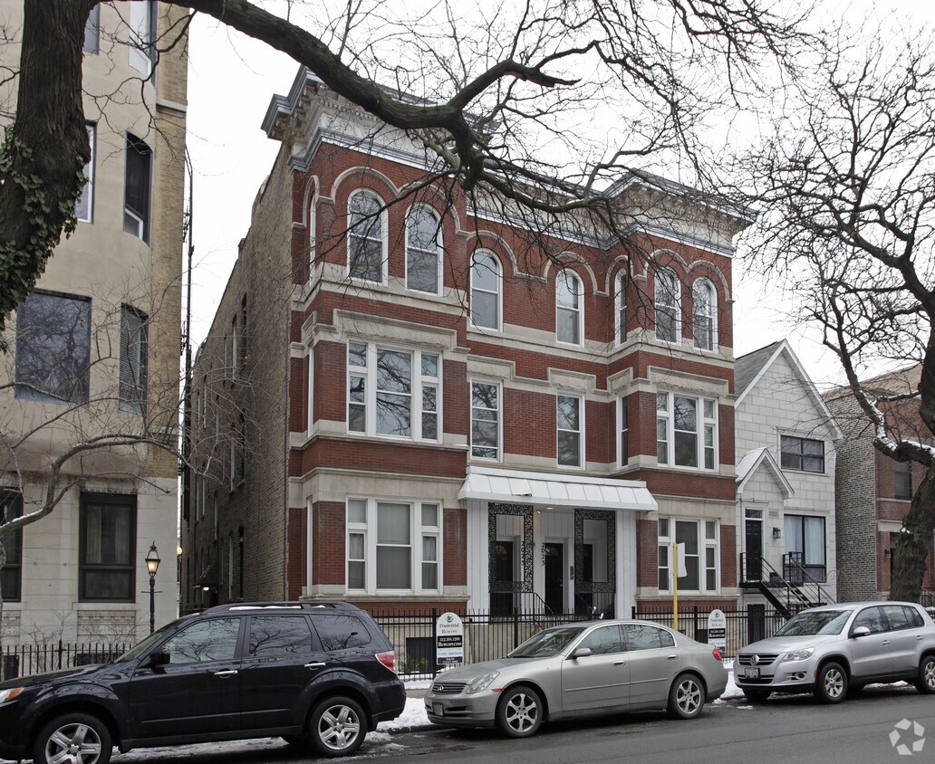 Foto principal - 2023-2025 N Racine Ave