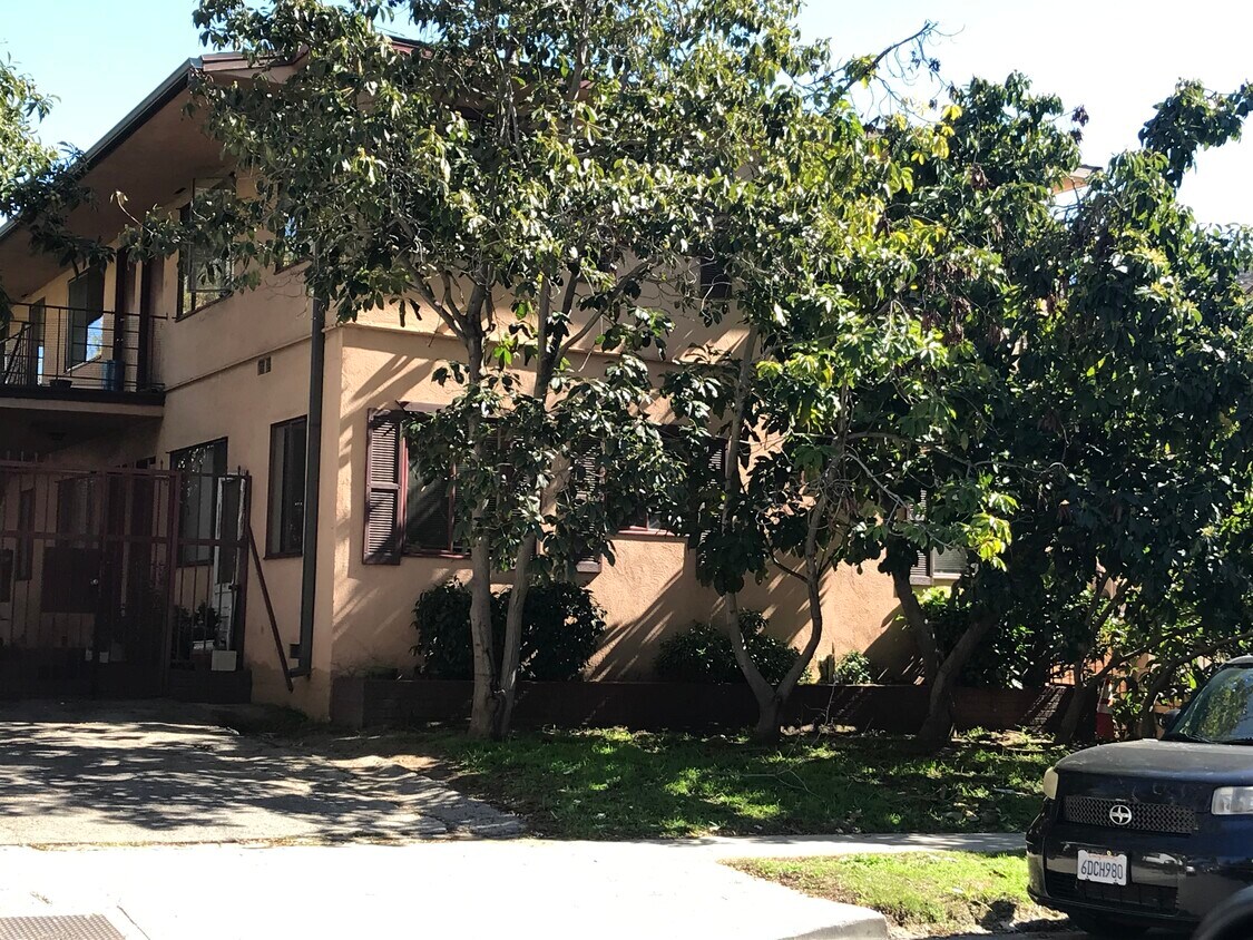 Foto principal - 1242 Barry Ave