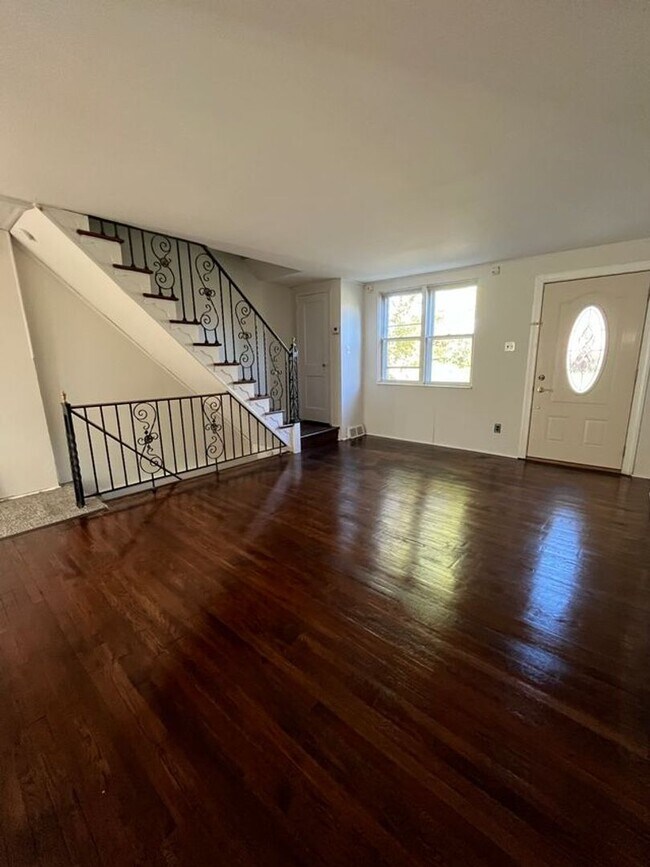 Building Photo - Spacious 3 Bedroom 1 Bath in Collingdale