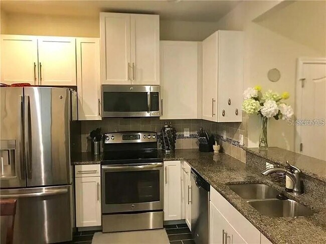 Foto del edificio - 5146 Bay Isle Cir