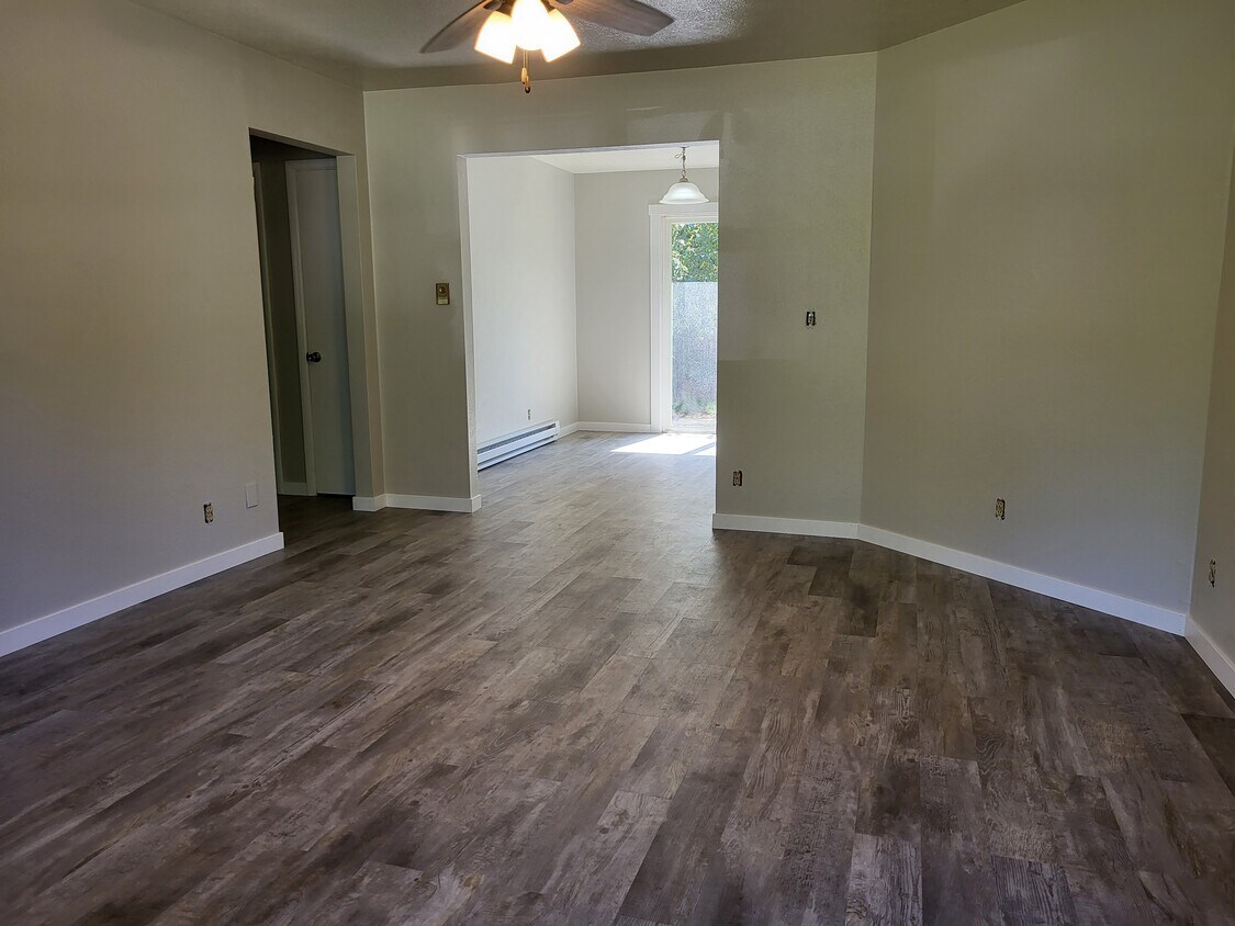 3939 Reinhardt Dr, Stevensville, MI 49127 Townhome Rentals in